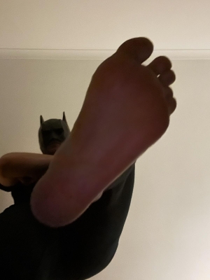 This is your last view of Me before I crush you!👣🦇