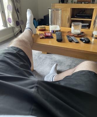 Need a good fag to rest my feet on 🦶